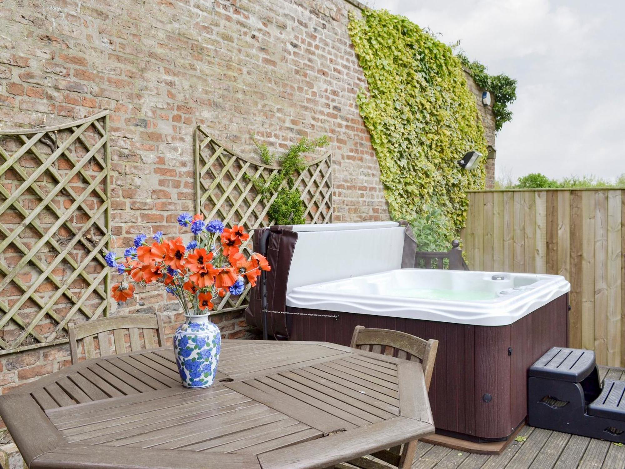 Walled Garden Lodge Ryehill Exterior foto
